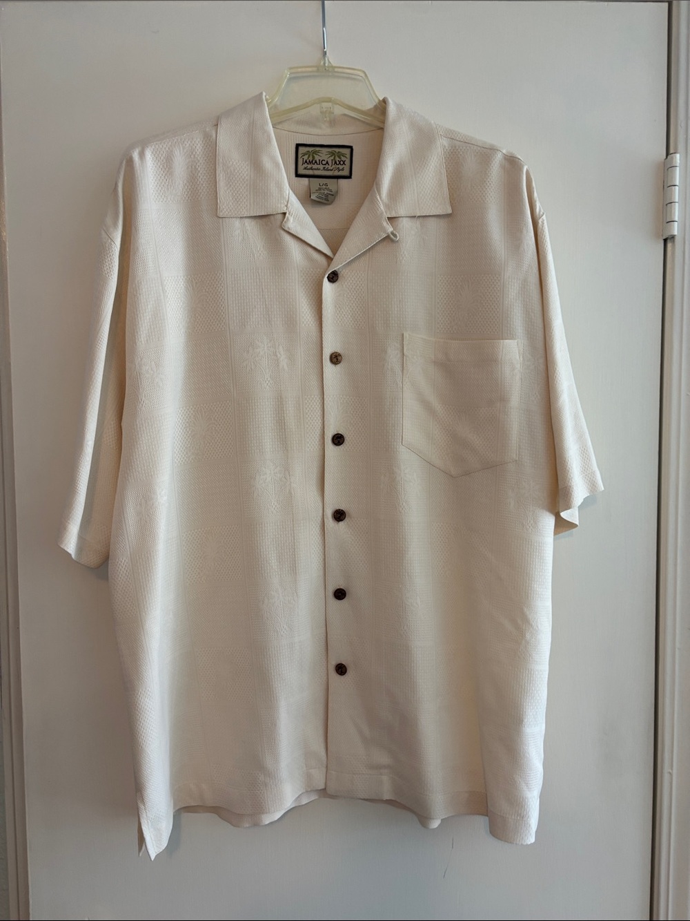 Short sleeve shirt
